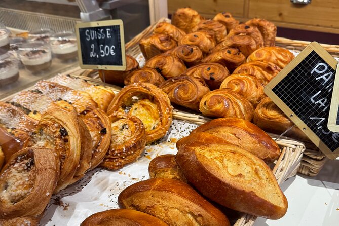 #1 Montmartre Pastries & Chocolate Food Tour with 6+ Tastings - Sacré-Cœur time: more than a postcard