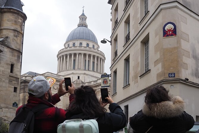 2 Hour Street-art Walk and Space Invaders Hunt in Paris - Rue des Rosiers: Banksy Stencil Spotting and Jewish Quarter Flavor