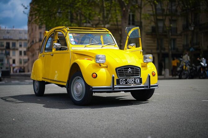 2CV Paris Secret 2H - The real stars are the guide and the pace