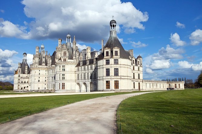 3 Days Trip to Normandy, Loire and Mont Saint Michel from Paris - Coach Comfort, Mobile Tickets, and What You Can Expect Day to Day