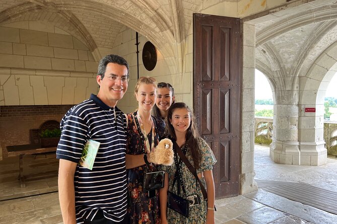 3 Loire Valley Castles and Wine Tasting Private Guided Tour - Amboise lunch break: your one-hour window to eat like a local
