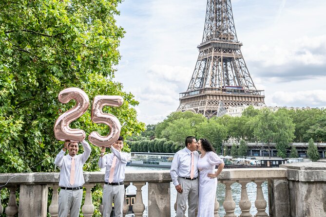 30 min photosession in Paris, all photos sent and edited - Nina’s Style: Calm Direction, Patient Work, and Family-Friendly Energy