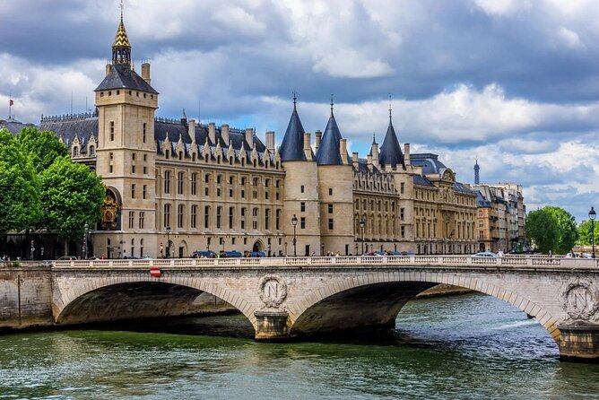 3in1 Notre Dame Tour plus Boat Cruise and Eiffel Tower History - Trocadéro Start, Batobus Departure, Henri IV Finish