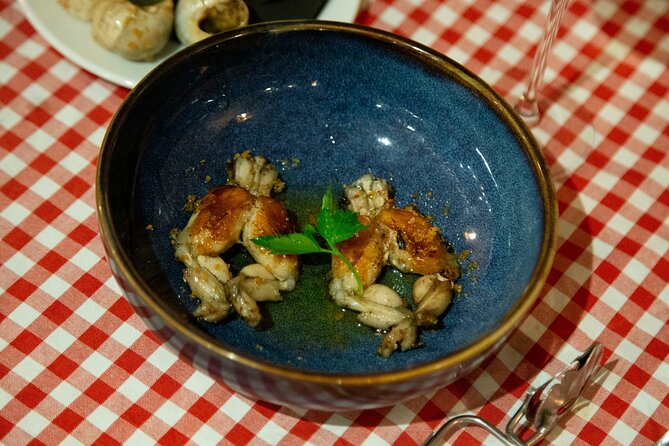 7 French Dishes in Paris with Chef Alex - The 18th-century restaurant setting, and what that changes