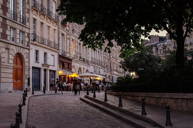 A Magical Evening in Paris With Locals: PRIVATE City Walking Tour - Key things that make this tour work well