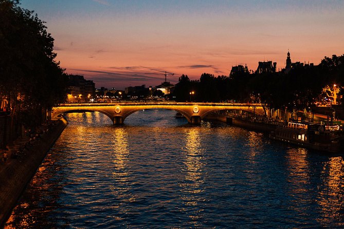 A Magical Evening in Paris With Locals: PRIVATE City Walking Tour - What you get from a guide: more than facts, real night strategy