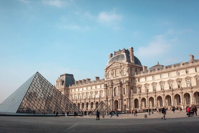 A Private Curated Journey Through the Louvre - Practical tips to make the most of your Louvre Pyramid meeting