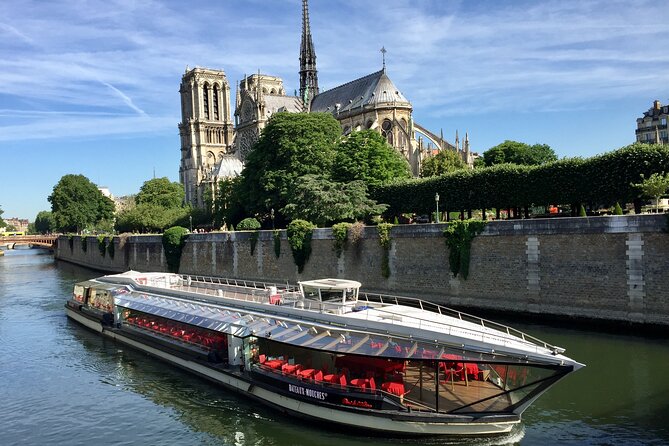 Bateaux Mouches Christmas Special Lunch Cruise in Paris - A Smooth Christmas Day Plan on the Seine