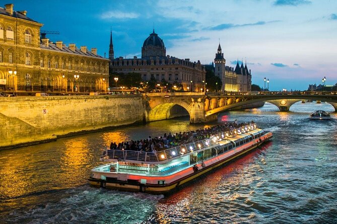 Bateaux Mouches Sightseeing Cruise in Paris with Champagne - Key things to know before you board
