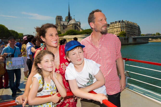 Bateaux Mouches Sightseeing Cruise in Paris with Champagne - Upper deck 360° views vs the main deck comfort when the city gets loud