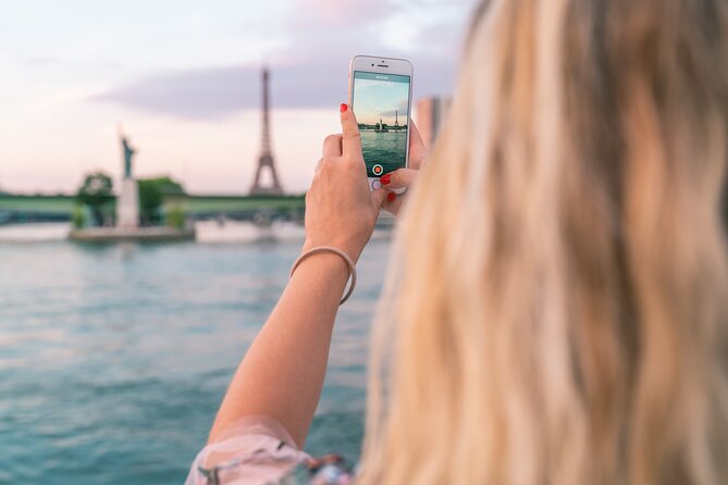Bateaux Mouches Sightseeing Cruise in Paris with Champagne - Price and value at about $34.92: who this cruise is a smart pick for