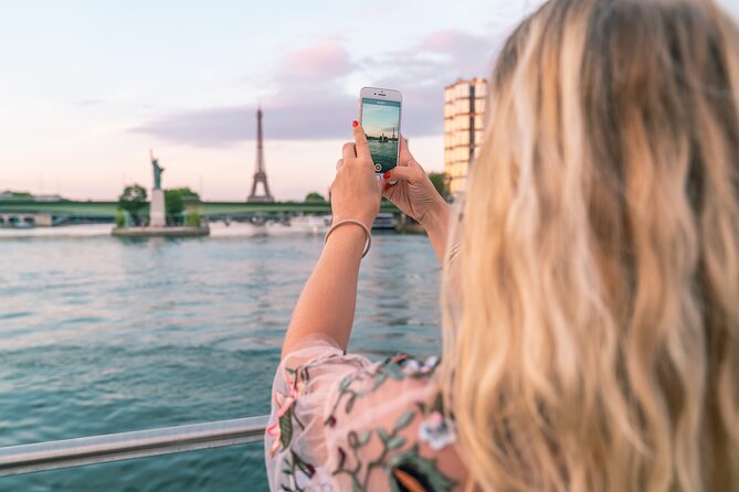 Bateaux Mouches Sightseeing Cruise on the Seine River in Paris - Sound and crowd reality: how to get the most out of the narration