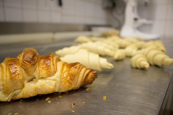 Behind the Scenes of a Boulangerie: French Bakery Tour in Paris - Montmartre Meet-Up: A Tiny Start With a Real Working Kitchen