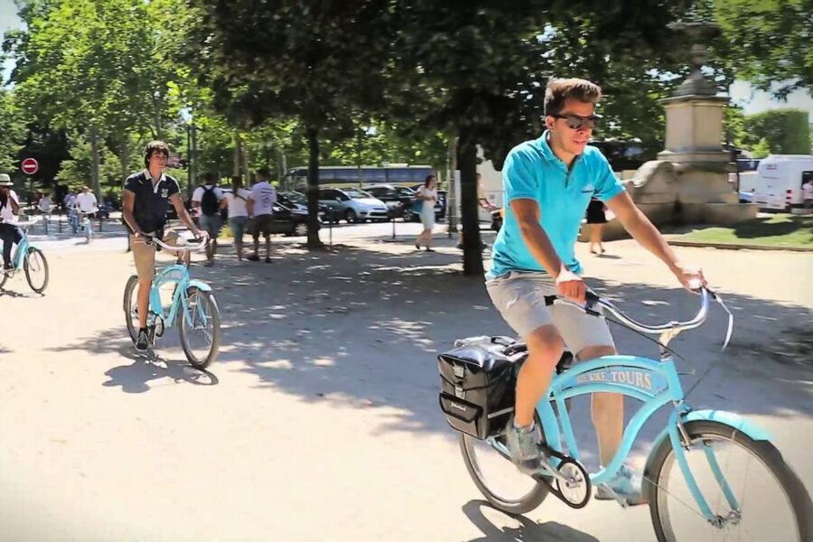 Best of Paris Bike Tour - Your Helmet, Gloves, and the Reality of a City Bike