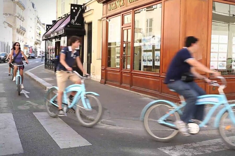 Best of Paris Bike Tour - Place de la Concorde and the Louvre Shortcut That Can Save Hours