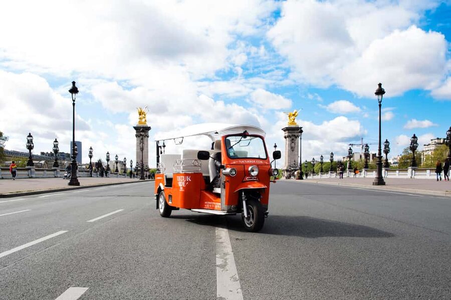 Best of Paris in 2 Hours by Private Electric TukTuk - Rain, Cobblestones, and How to Prepare for a 2-Hour Ride
