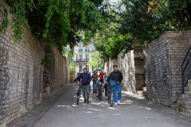 Best of Paris Small Group E-bike Guided tour (w/ optional Cruise) - Stop 2: Place de la Concorde and Place Vendôme
