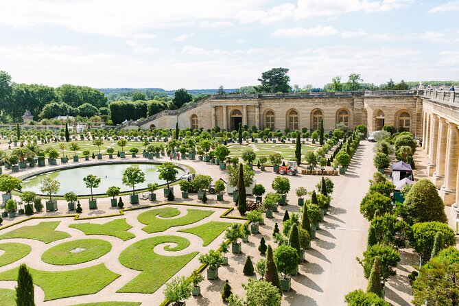 Best of Versailles Full Day Electric Bike Tour - Marie Antoinette’s Le Hameau de la Reine: The Hamlet Walk