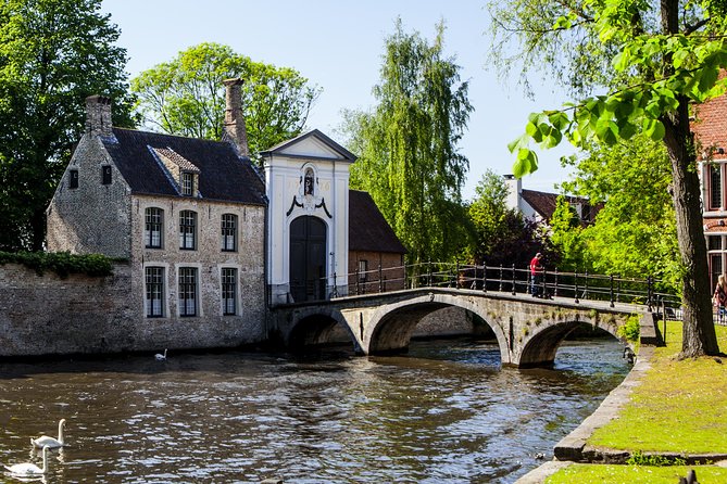 Bruges Day Trip with Audio Guide Option from Paris - Free time in the UNESCO core: how to use your hours wisely