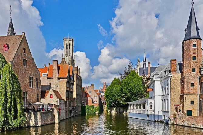 Bruges Small-group Full-day trip by Minivan from Paris - The Mercedes minivan ride: your comfort on the long stretch
