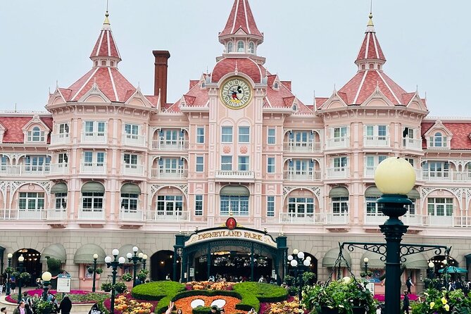 CDG Euro Disney Private Shuttle Transfer - The 45-Minute Ride, Plus the Real-World Traffic Factor