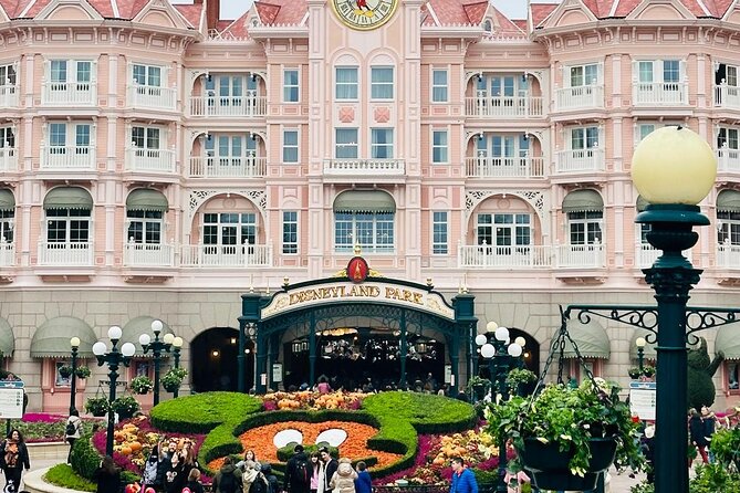 CDG Euro Disney Private Shuttle Transfer - Families and Child Seats, What You Can Expect