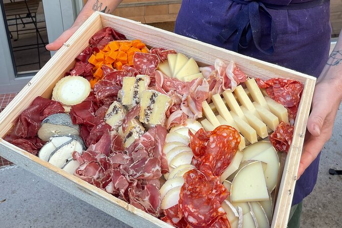Cheese & Wine Tasting in Montmartre with a Local Cheesemonger - The 2-hour plan with Maxime, step by step