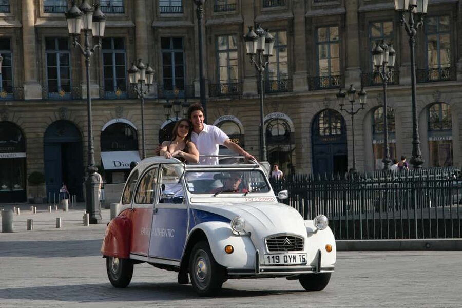 Classic, Romantic Paris: 3-Hour Vintage 2CV Tour - Montmartre romance, Sacré Cœur to Moulin Rouge with a real sense of mood