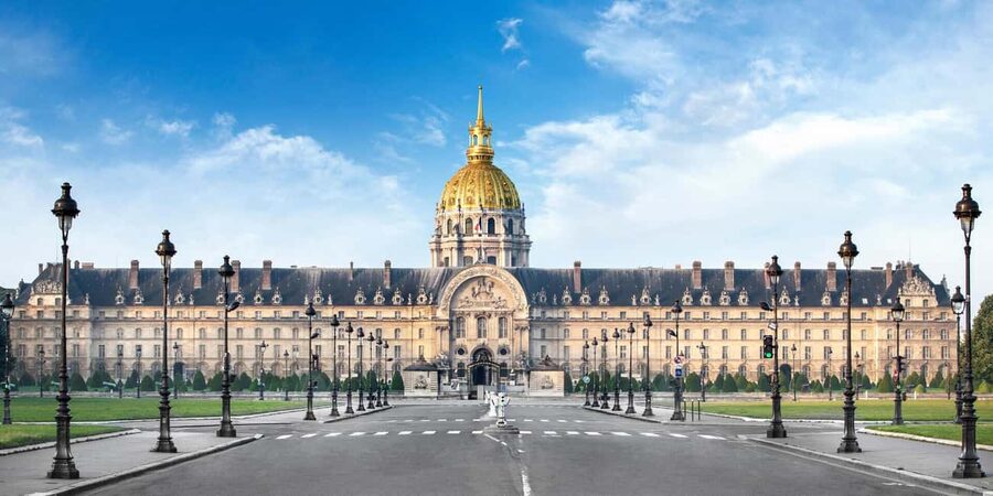 Classical and Monumental Paris Tour along the Seine River - The National Assembly stop, where monarchy and Republic collide