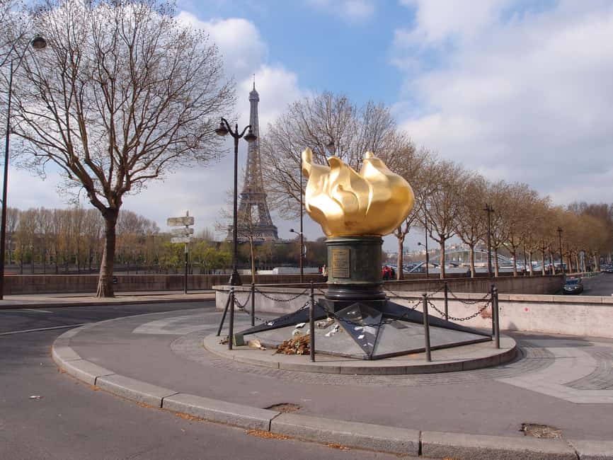 Classical and Monumental Paris Tour along the Seine River - What kind of traveler will like this most?