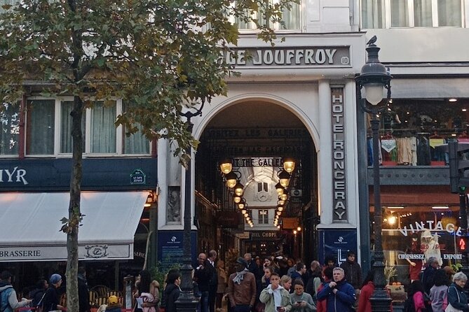 Covered passages: secrets, luxury and modernity - Start at Porte Saint Denis, then watch Paris change gear