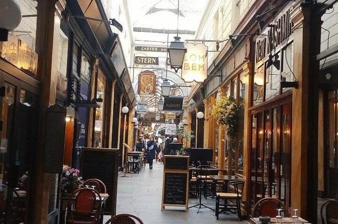Covered passages: secrets, luxury and modernity - Passage des Panoramas and the main boulevards connection
