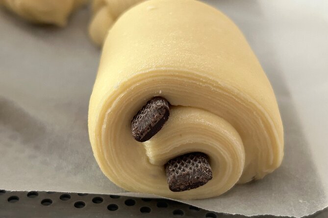 Croissants and pains au chocolat with a pastry chef in Paris - Getting to 115 Bd Voltaire and Starting Smoothly