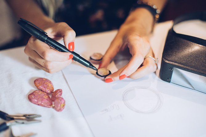 Design Luxury and Personalized Jewelry in Paris le Marais - Why This Le Marais Atelier Experience Feels Different