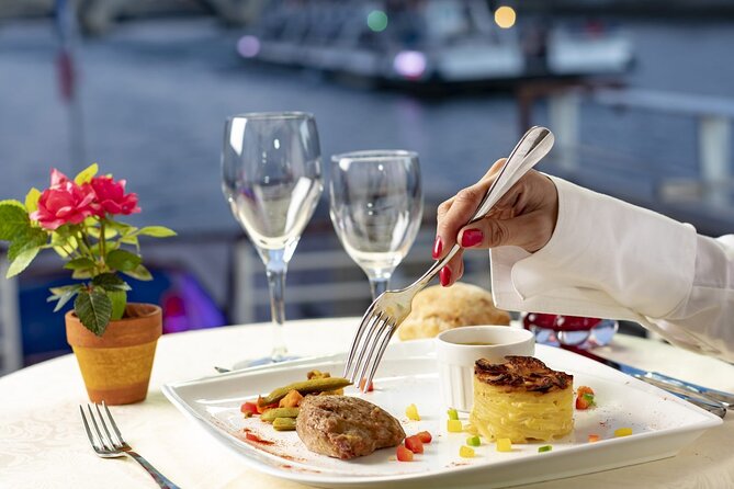 Dinner Cruise Prestige Check-out from the Eiffel Tower - Price and value: is € window seating and paid drinks worth it?