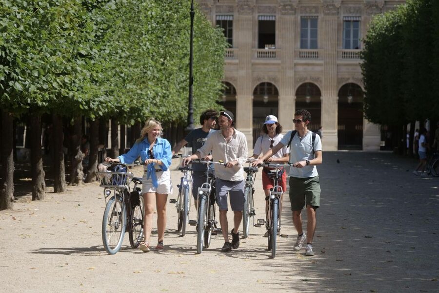 Discover Paris by bike - Montorgueil to Palais-Royal, a smooth start you can actually enjoy