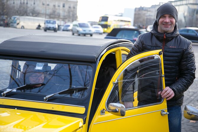 Discover Paris with a Local in his Unique Vintage Car - Champs-Élysées with the right perspective