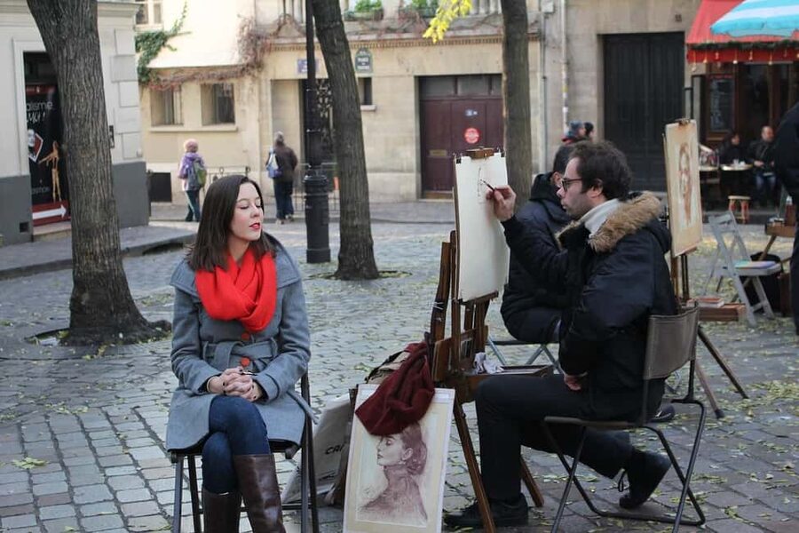 Discover the bohemian Montmartre with a Parisian - Meeting René at Blanche, then climbing into old Paris