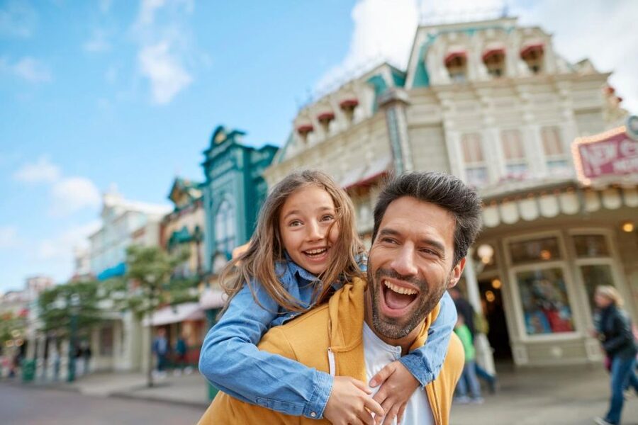 Disneyland® Paris 1-Day Ticket - Rides, queues, food, and seating: what can slow you down