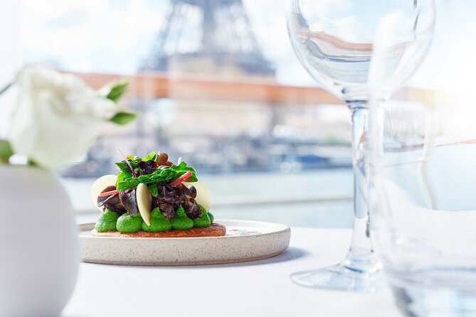 Early evening Dinner Cruise with drinks by Bateaux Parisiens - Who Should Book, and Who Might Skip This One