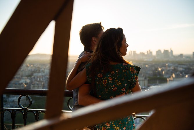 Eiffel Tower Dinner Experience and Sightseeing Seine River Cruise - The Real Deal on the 3 Courses and Wine