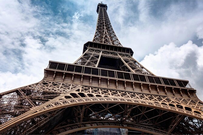 Eiffel Tower Entry with Audio Guide & Summit Upgrade - The phone audio guide: how to use it without turning your visit into screen time