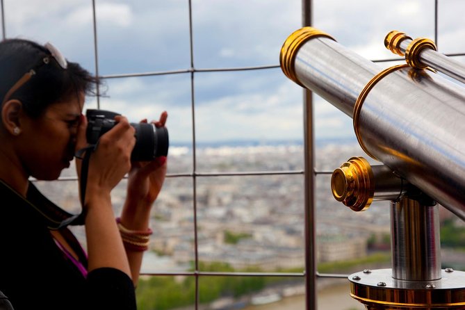 Eiffel Tower Guided Climbing Experience & Optional Summit Upgrade - Ticket desk and security lines: how the tour handles the unavoidable wait