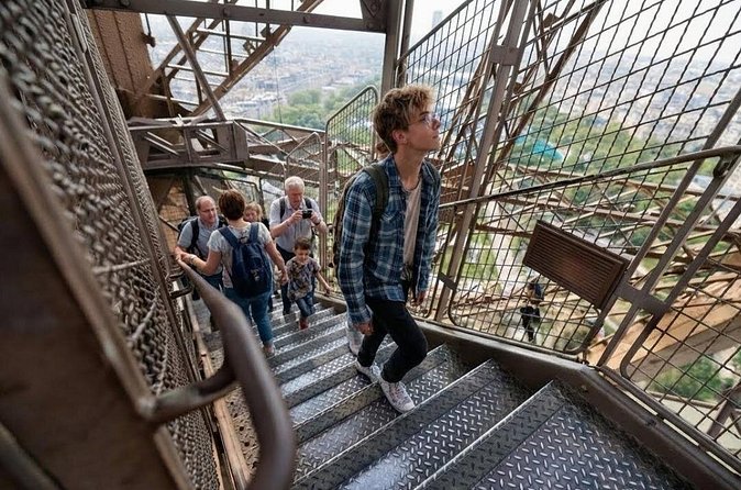 Eiffel Tower Reserved Access Tour up to the 2nd Floor or Summit - Your 2-Hour Plan: How to Fit It Into the Rest of Paris