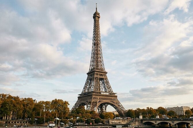 Eiffel Tower Reserved Access Tour up to the 2nd Floor or Summit - The Second Floor Guided Hour: More Than Just a View