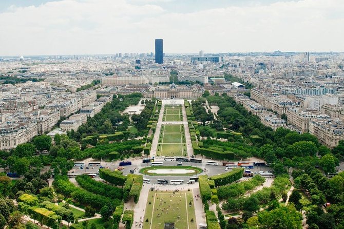 Eiffel Tower Small-Group Access to 2nd Floor by Elevator - Waiting Lines, the Elevator Reality, and What “Priority” Means Here
