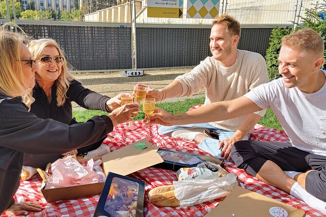 Exclusive Gourmet Picnic Experience at the Eiffel Tower - Where to Meet for the Eiffel Tower Picnic (12:30 PM)