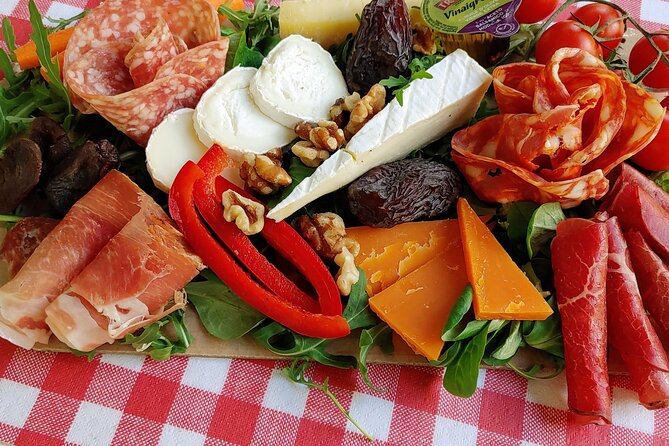 Exclusive Gourmet Picnic Experience at the Eiffel Tower - Who This Picnic Is Best For (And Who Might Not Love It)
