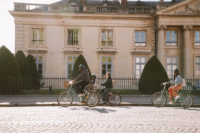 Explore Paris Highlights by Bike - Where You Start at Ecole Militaire (And Why It Matters)