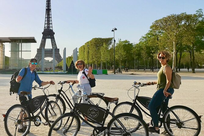 Explore Paris Highlights by Bike - Place de la Concorde and Rue Cler, the “Paris Mood” Finish